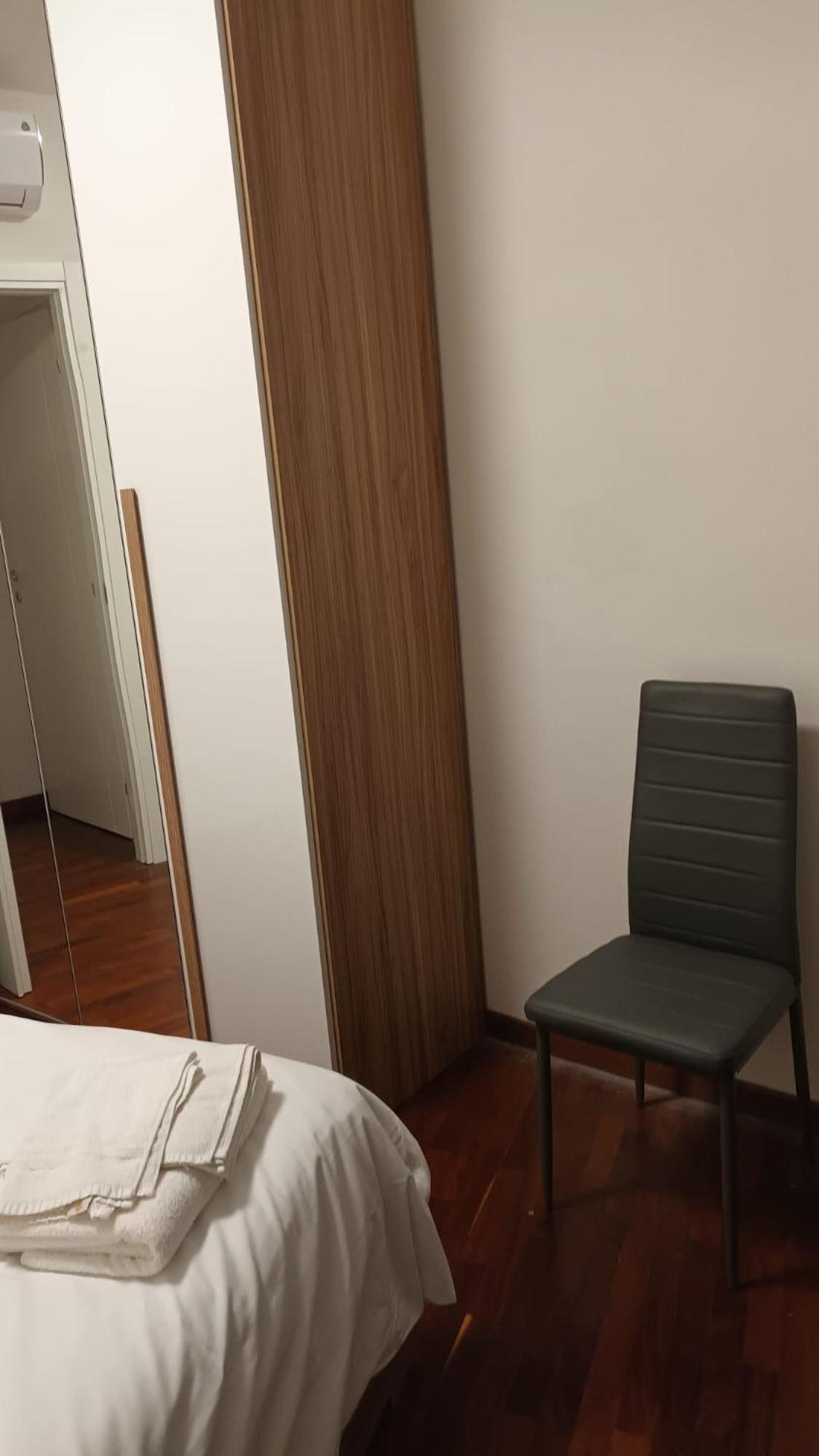 Casa N 1 Con Parcheggio Privato E Colonnina Ricarica Apartment Livorno Bagian luar foto