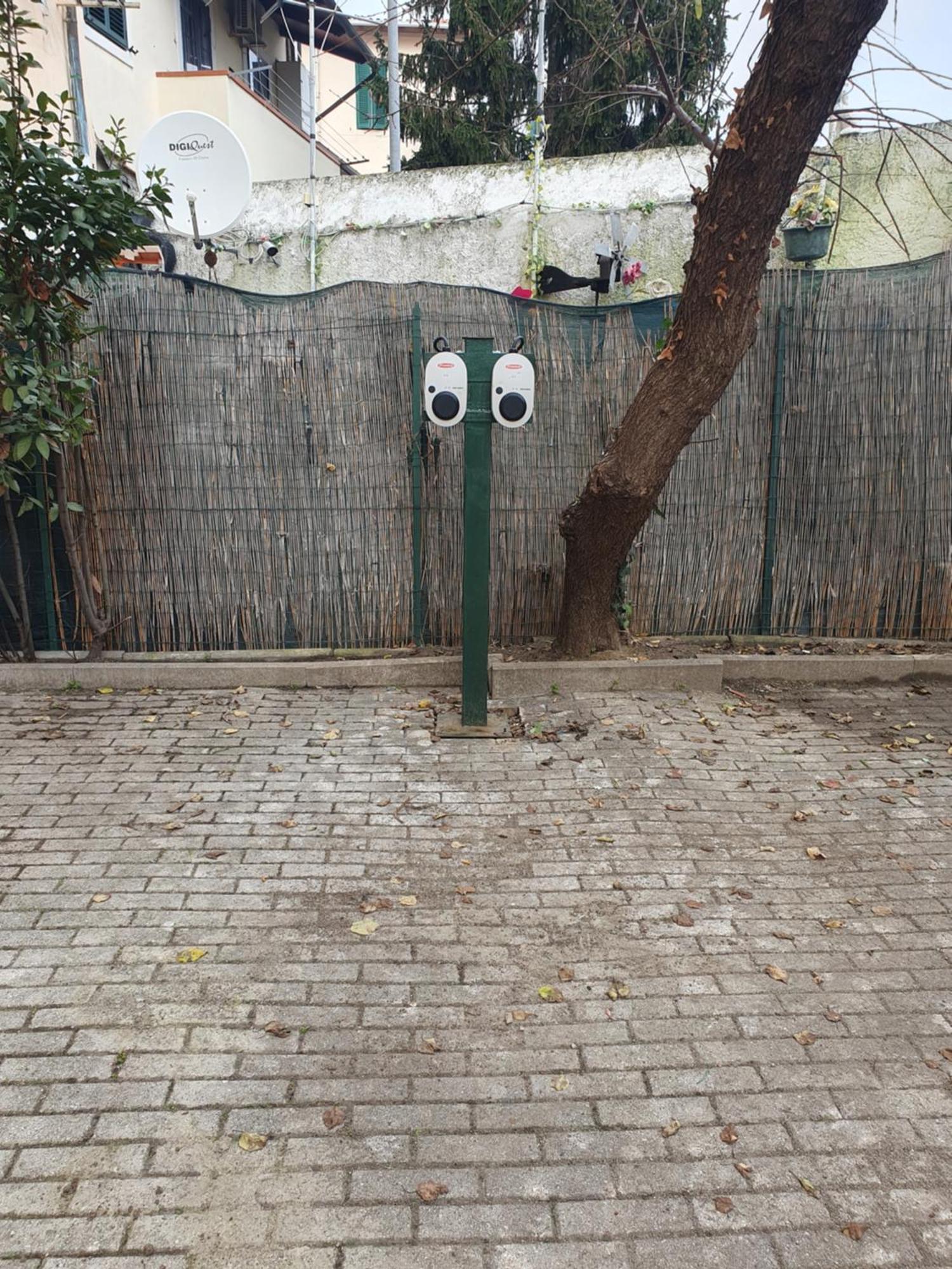 Casa N 1 Con Parcheggio Privato E Colonnina Ricarica Apartment Livorno Bagian luar foto