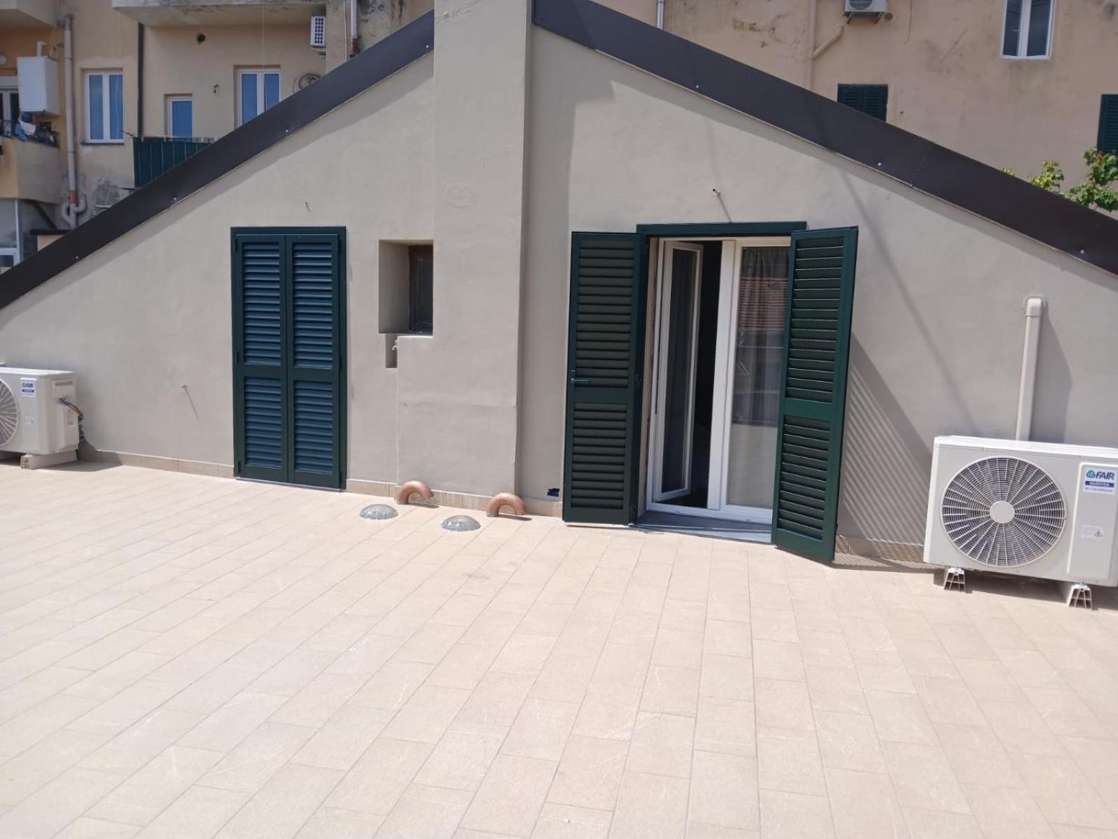 Casa N 1 Con Parcheggio Privato E Colonnina Ricarica Apartment Livorno Bagian luar foto
